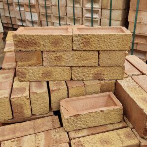 BR5852 Forterra LBC Saxon Gold yard