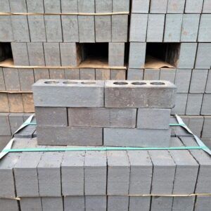 BR9723 Ibstock Staffordshire Slate Blue Smooth yard 1