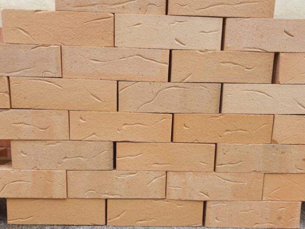Stock Clearance ET Clay Helmsdale Buff Multi Wirecut Facing Brick Pack