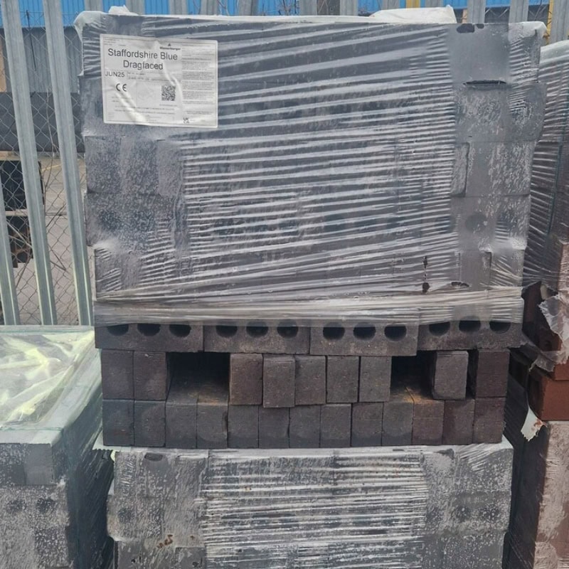 Wienerberger K203 Staffordshire Blue Dragfaced Wirecut Facing Brick Pack of 400