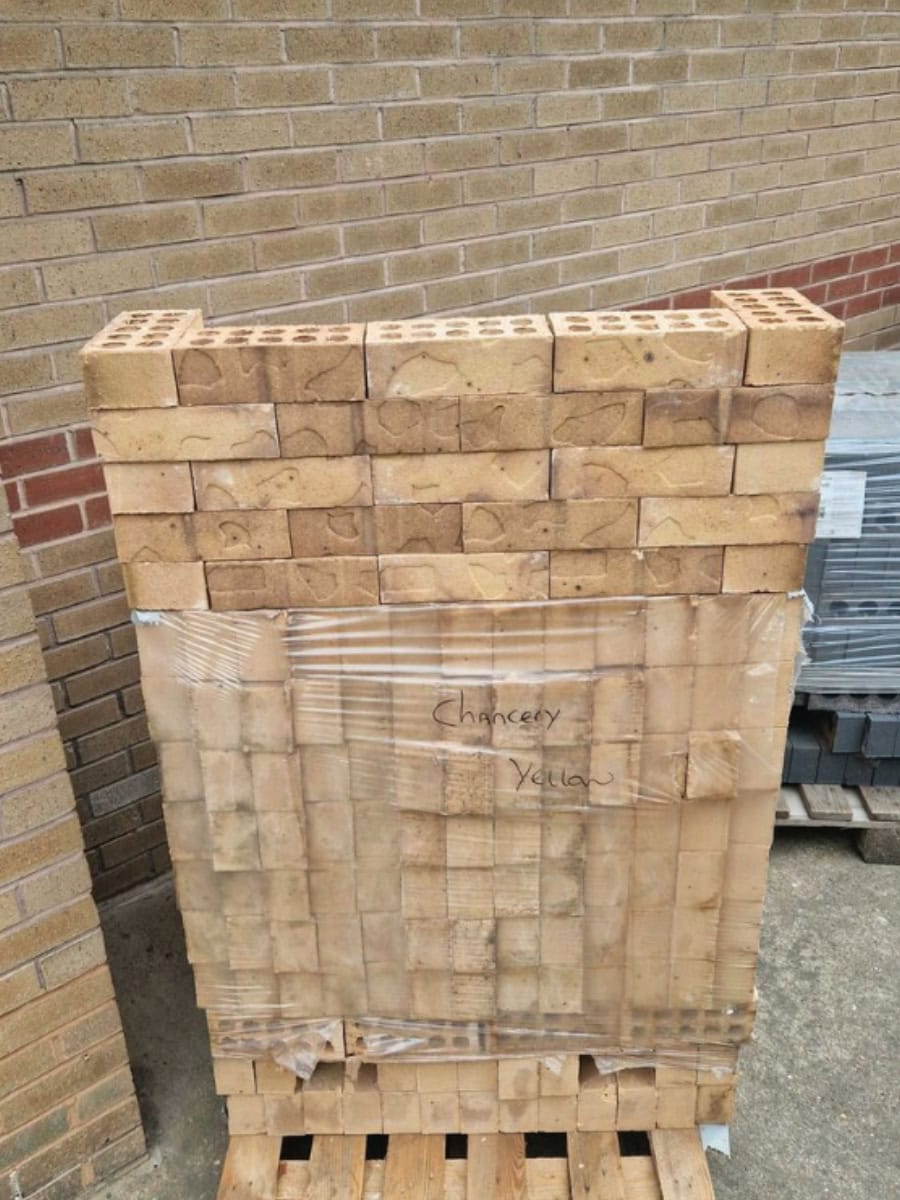 Aged Stock Wienerberger Chancery Yellow Multi Wirecut Facing Brick Pack of 504 Aged Stock Wienerberger Chancery Yellow Multi Wirecut Facing Brick Pack of 504