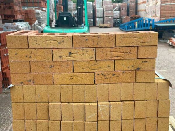 Offshade MBH PLC Blockleys Wrekin Buff Wirecut Facing Brick Pack of 400