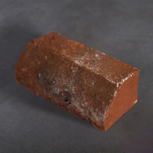 BR1960 PL3.2 Classic Brick Old Dark Blend Plinth2